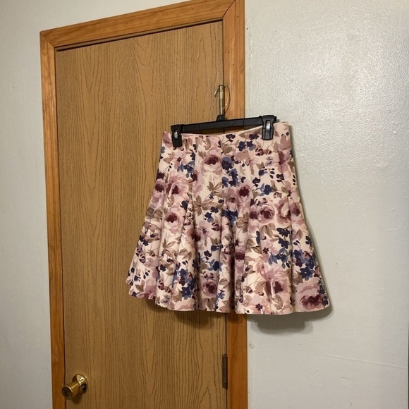 LC Lauren Conrad Runway NWT Size 10 w/Floral Print Knee-Length A-Line Skirt - Picture 2 of 3